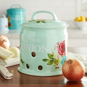The Pioneer Woman Melody 7.8-inch Stoneware Onion Keeper